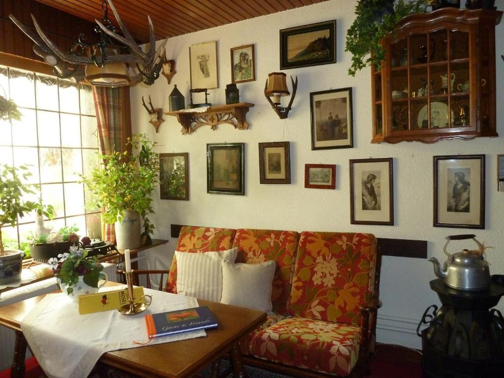 Alte Weinstuben Steinfelder Hof Garni Acomodação com café da manhã Ellenz-Poltersdorf Exterior foto